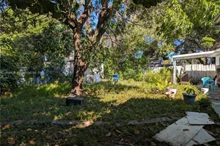 335 - 337 NE 168th St, North Miami Beach, FL 33162 - Photo 11