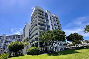 1000 Parkview Dr, Hallandale Beach, FL 33009 - Photo 21