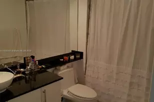 31 SE 5th St, Miami, FL 33131 - Photo 13