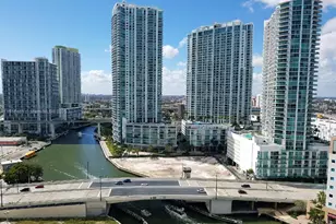 31 SE 5th St, Miami, FL 33131 - Photo 1