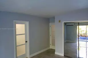 1860 Venice Park Dr, North Miami, FL 33181 - Photo 11