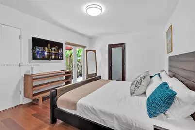 19694 NE 23rd Ct, Miami, FL 33180 - Photo 45