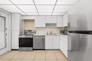 2851 S Palm Aire Dr, Pompano Beach, FL 33069 - Photo 5