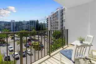 1000 Parkview Dr, Hallandale Beach, FL 33009 - Photo 19
