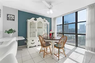 1000 Parkview Dr, Hallandale Beach, FL 33009 - Photo 11