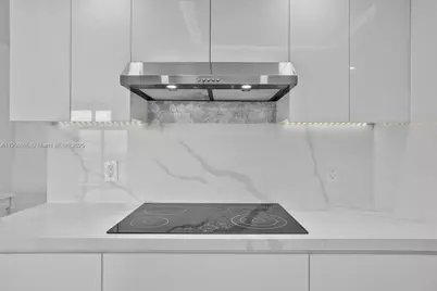 90 Alton Rd #1907, Miami Beach, FL 33139 - Photo 9