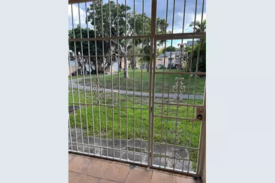 2600 NW 28th St #207-2, Miami, FL 33142 - Photo 23