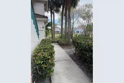 2199 NW 77th Way #104, Pembroke Pines, FL 33024 - Photo 25