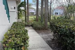 2199 NW 77th Way, Pembroke Pines, FL 33024 - Photo 25