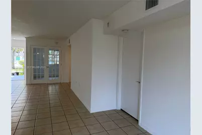 2199 NW 77th Way #104, Pembroke Pines, FL 33024 - Photo 15