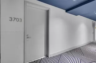 55 SW 9th St, Miami, FL 33130 - Photo 19