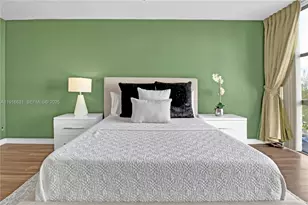 800 Parkview Dr, Hallandale Beach, FL 33009 - Photo 23