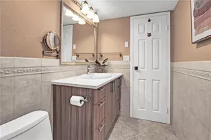 800 Parkview Dr, Hallandale Beach, FL 33009 - Photo 19