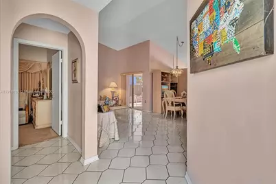 6402 SW 113th Ave, Miami, FL 33173 - Photo 9