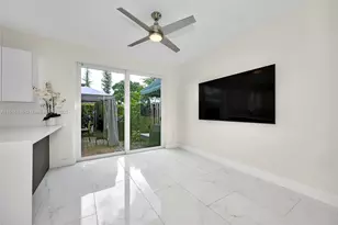10191 NW 32nd Terrace, Doral, FL 33172 - Photo 3
