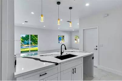 1346 NW 44th St, Miami, FL 33142 - Photo 13