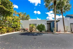 16509 Fox Den Ct, Miami Lakes, FL 33014 - Photo 19