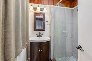 6230 E 2nd Ave, Hialeah, FL 33013 - Photo 23