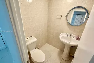 2750 NE 183rd St, Aventura, FL 33160 - Photo 13