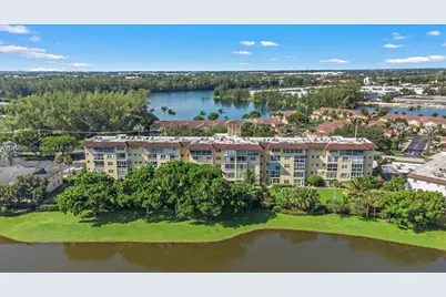 4100 Crystal Lake Dr #302, Deerfield Beach, FL 33064 - Photo 21