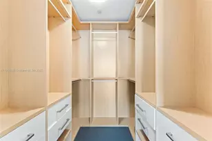 1100 Biscayne Blvd, Miami, FL 33132 - Photo 17