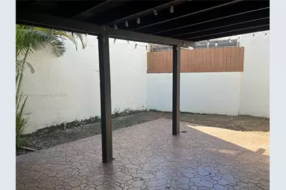 9722 NW 6th Ln, Miami, FL 33172 - Photo 3