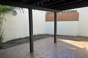 9722 NW 6th Ln, Miami, FL 33172 - Photo 3