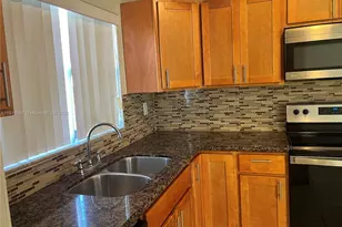 9722 NW 6th Ln, Miami, FL 33172 - Photo 15