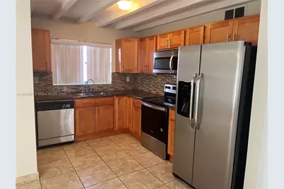 9722 NW 6th Ln, Miami, FL 33172 - Photo 11