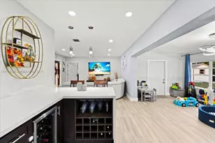 17121 NW 82nd Ave, Hialeah, FL 33015 - Photo 11