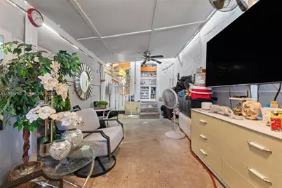 2262 NW 4th St, Miami, FL 33125 - Photo 21