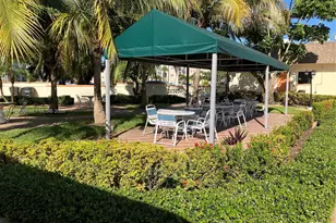 4270 NW 40th St, Lauderdale Lakes, FL 33319 - Photo 17