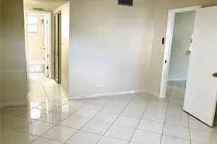 4270 NW 40th St, Lauderdale Lakes, FL 33319 - Photo 5