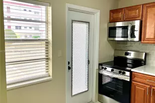 4270 NW 40th St, Lauderdale Lakes, FL 33319 - Photo 29