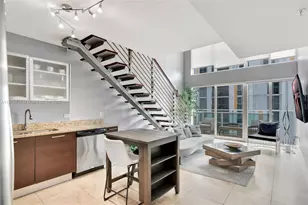 41 SE 5th St, Miami, FL 33131 - Photo 3