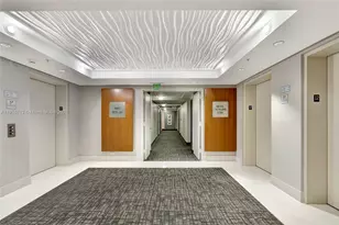 41 SE 5th St, Miami, FL 33131 - Photo 21