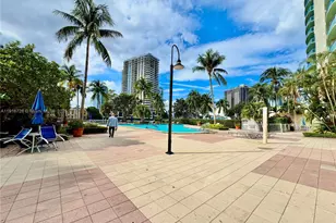 19390 Collins Ave, Sunny Isles Beach, FL 33160 - Photo 21