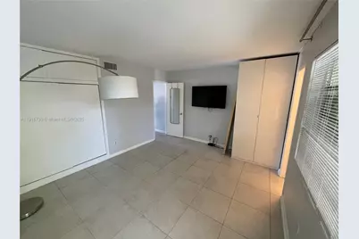 2215 NE 11th Ave #2215, Wilton Manors, FL 33305 - Photo 3