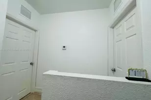 7985 NW 8th St, Miami, FL 33126 - Photo 11