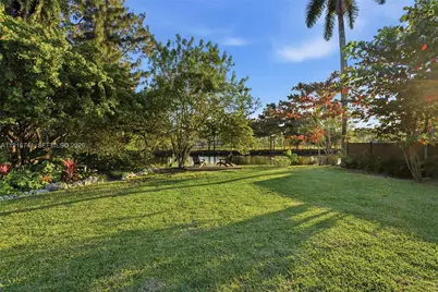 360 NW 87th St, El Portal, FL 33150 - Photo 25