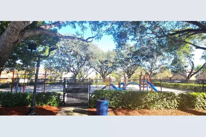 1599 Veracruz Ln, Weston, FL 33327 - Photo 13