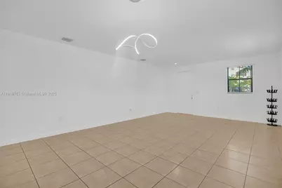 3504 W 94th St #3504, Hialeah, FL 33018 - Photo 9