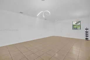 3504 W 94th St, Hialeah, FL 33018 - Photo 9