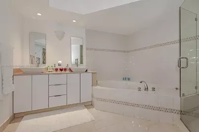 6301 Collins Ave #805, Miami Beach, FL 33141 - Photo 21