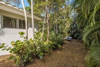 811 NE 71st St, Miami, FL 33138 - Photo 57