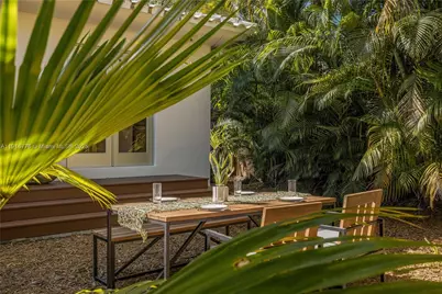 811 NE 71st St, Miami, FL 33138 - Photo 5