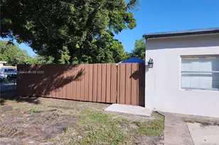 1201 NE 148th St, Miami, FL 33161 - Photo 3