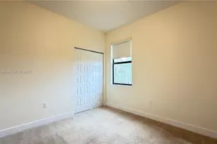 7905 NW 104th Ave, Doral, FL 33178 - Photo 15