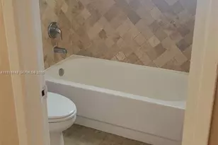 914 NW 106th Ave Cir, Miami, FL 33172 - Photo 37