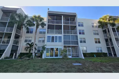 9230 Lagoon Pl #310, Davie, FL 33324 - Photo 3